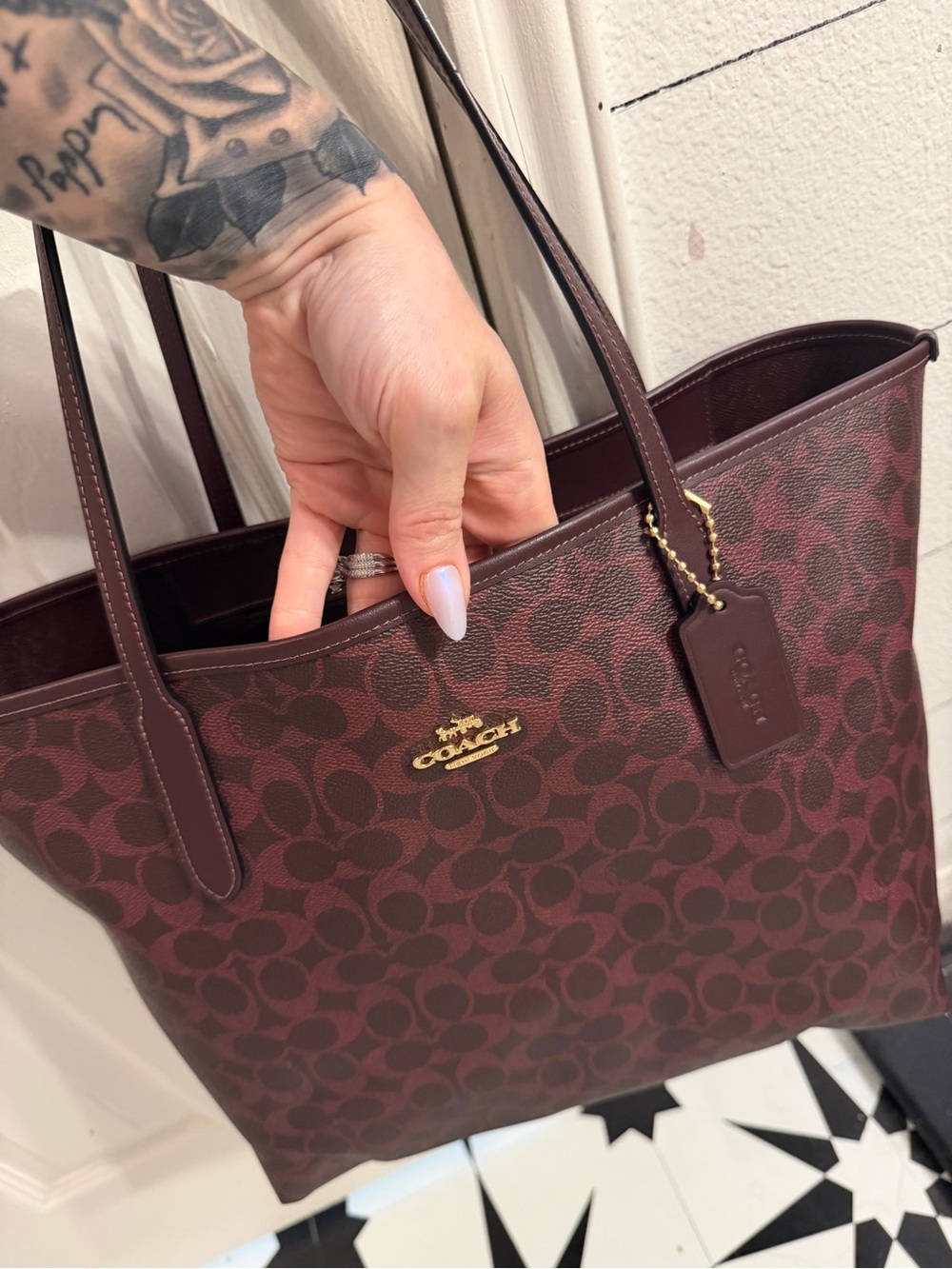 NWOT Coach Outlet City Tote Bag In Signature Canvas